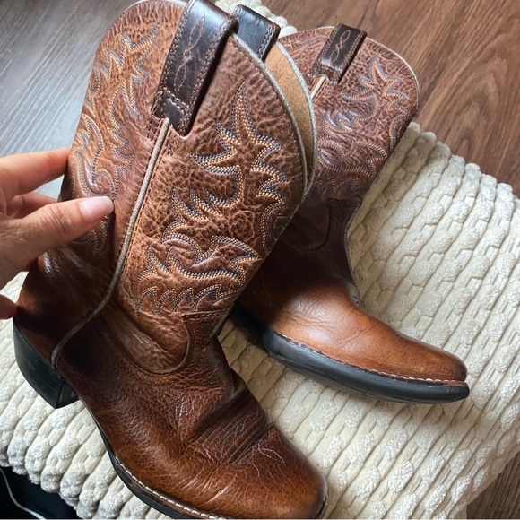 Ariat Tan Leather Cowboy Boots - Picture 1 of 9